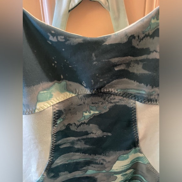 Northface Women’s Racer Back Running Athletic Top NWOT Size M - Picture 6 of 10